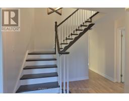 21 VILLAGE GATE CRESCENT - 6