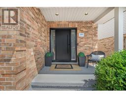 688 CLEARWATER CRESCENT - 2