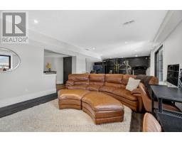 688 CLEARWATER CRESCENT - 34