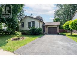 54 FOUR OAKS CRESCENT - 1