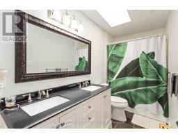 14 BLOSDALE CRESCENT - 22