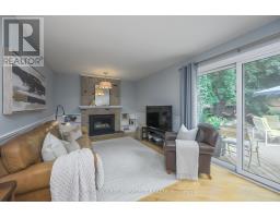 19 SPENCER CRESCENT - 28