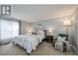 19 SPENCER CRESCENT - 32
