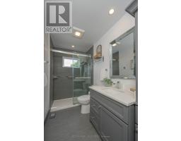 19 SPENCER CRESCENT - 42