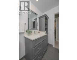19 SPENCER CRESCENT - 43