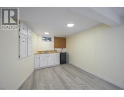 19 SPENCER CRESCENT - 44
