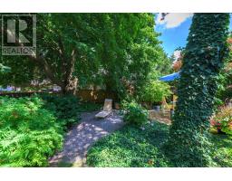 19 SPENCER CRESCENT - 8