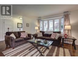 116 DOWNING CRESCENT - 12