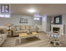 116 DOWNING CRESCENT - 35