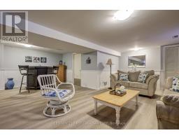 116 DOWNING CRESCENT - 36
