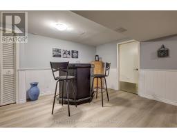 116 DOWNING CRESCENT - 40