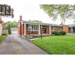 116 DOWNING CRESCENT - 8