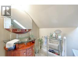 108 BASELINE ROAD E - 32