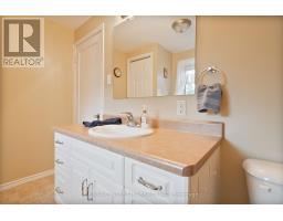 132 MARIA STREET - 17