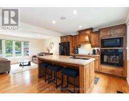 717 GRIFFITH STREET - 17