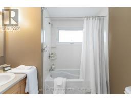 717 GRIFFITH STREET - 23