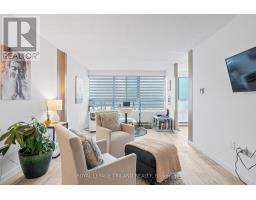 212 - 600 GRENFELL DRIVE - 14