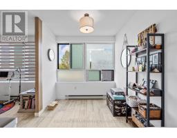 212 - 600 GRENFELL DRIVE - 21