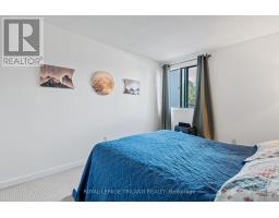 212 - 600 GRENFELL DRIVE - 31