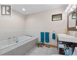 16 LANSDOWNE PARK CRESCENT - 11