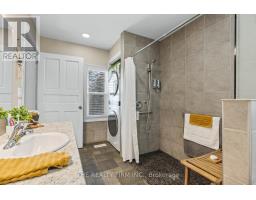 40 MARY STREET E - 15