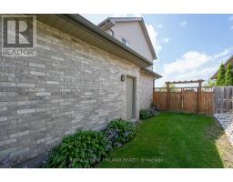 592 DARCY DRIVE - 36