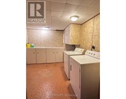 981 JALNA BOULEVARD - 35