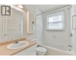 56 TOULON CRESCENT - 27