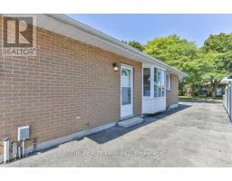 56 TOULON CRESCENT - 36