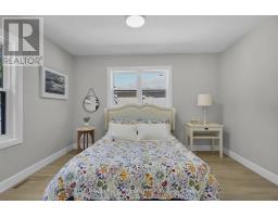 377 STEPHEN STREET - 17