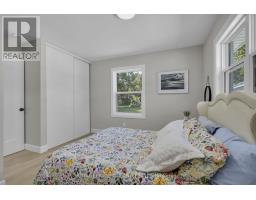 377 STEPHEN STREET - 19