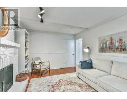 70 FAIRLANE ROAD - 25