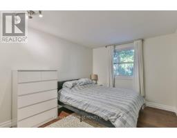 70 FAIRLANE ROAD - 33