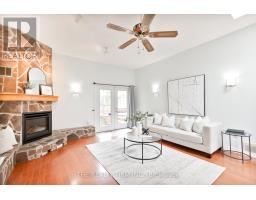 23 TOULON CRESCENT - 12