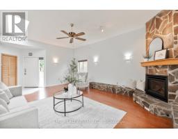 23 TOULON CRESCENT - 13