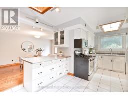 23 TOULON CRESCENT - 6