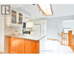 23 TOULON CRESCENT - 7
