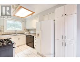 23 TOULON CRESCENT - 8