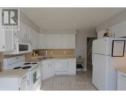 41 LUTON CRESCENT - 12