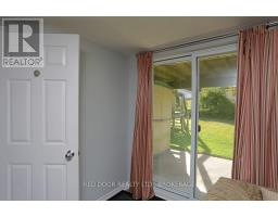 41 LUTON CRESCENT - 21