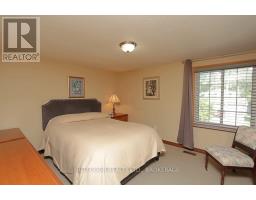 41 LUTON CRESCENT - 27