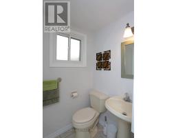 41 LUTON CRESCENT - 34