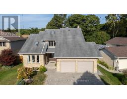 983 COUNTRY CLUB CRESCENT - 1