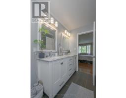 983 COUNTRY CLUB CRESCENT - 25