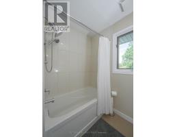 983 COUNTRY CLUB CRESCENT - 31