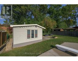 983 COUNTRY CLUB CRESCENT - 40