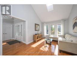983 COUNTRY CLUB CRESCENT - 8