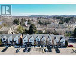 14 - 1415 COMMISSIONERS ROAD W - 38