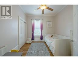 217 SHACKLETON STREET - 33