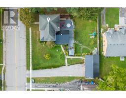 217 SHACKLETON STREET - 4